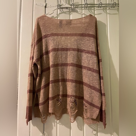 Daytrip striped distressed lightweight sweater-medium NWOT - Picture 4 of 7